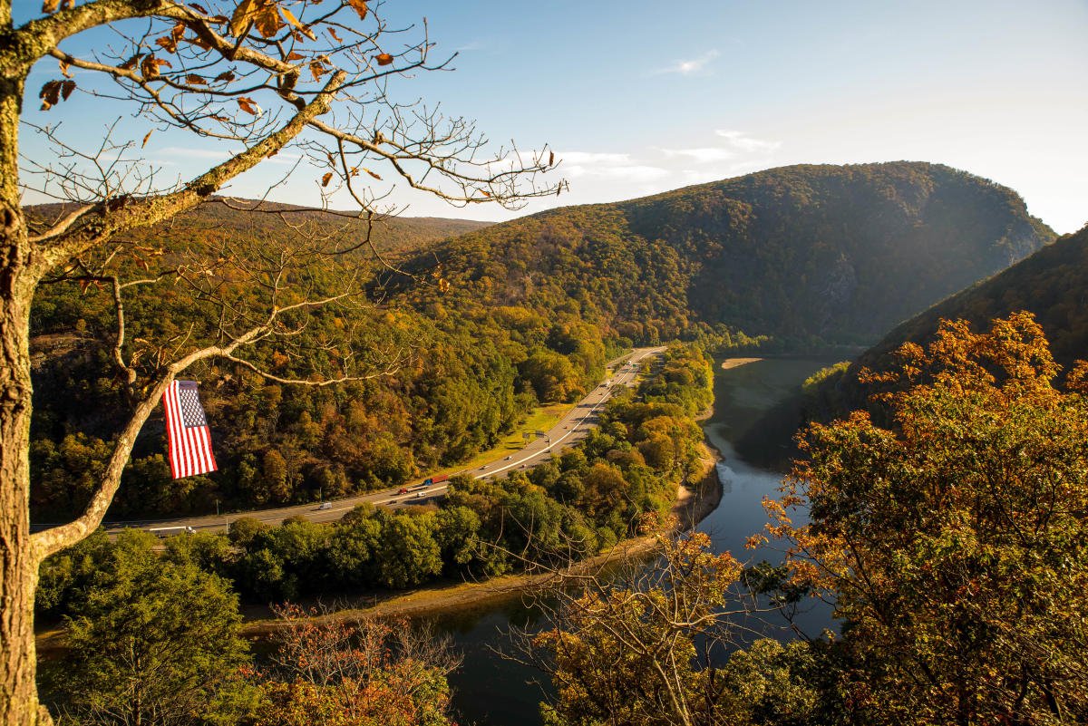 Scenic Fall Mt Mnisi in Poconos, PA