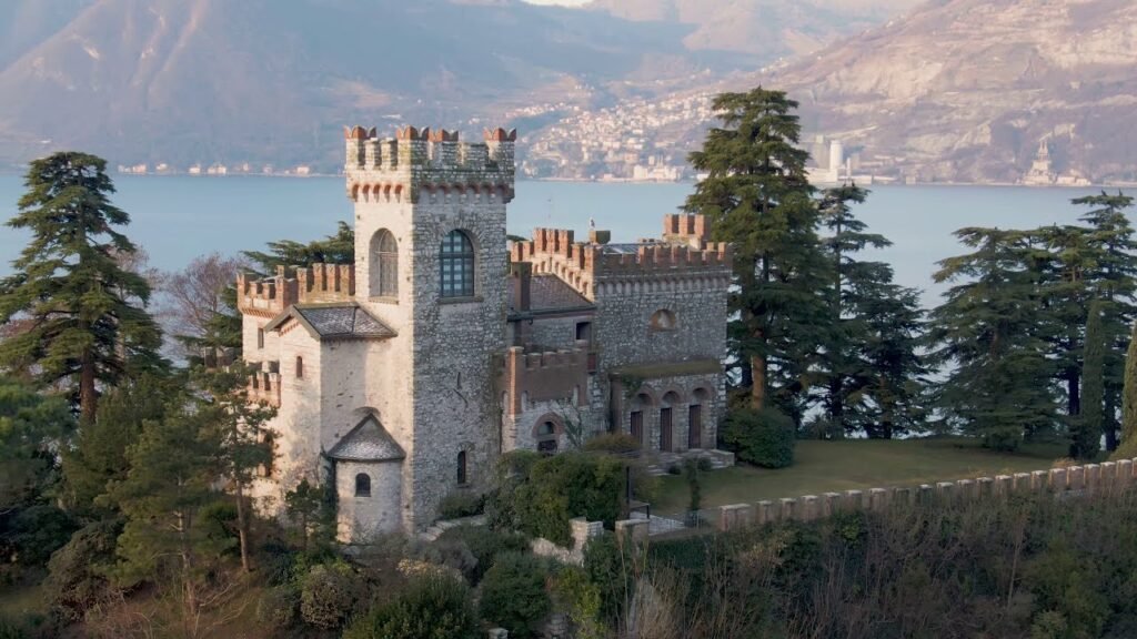 a house in the Island of Loreto